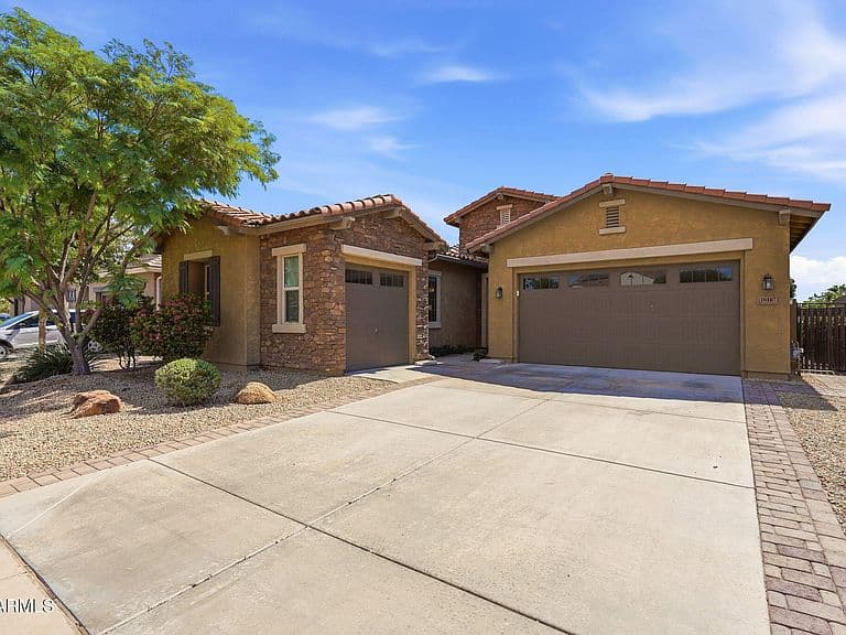 16167 W MONTEROSA Street photo 3