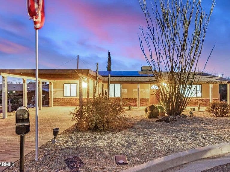 758 Kachina Drive photo 3