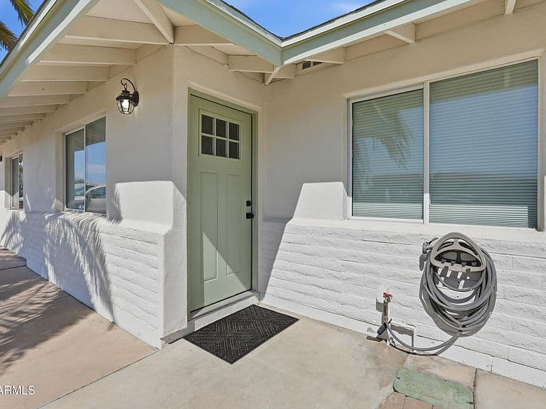 1 N COTTONWOOD Drive photo 4