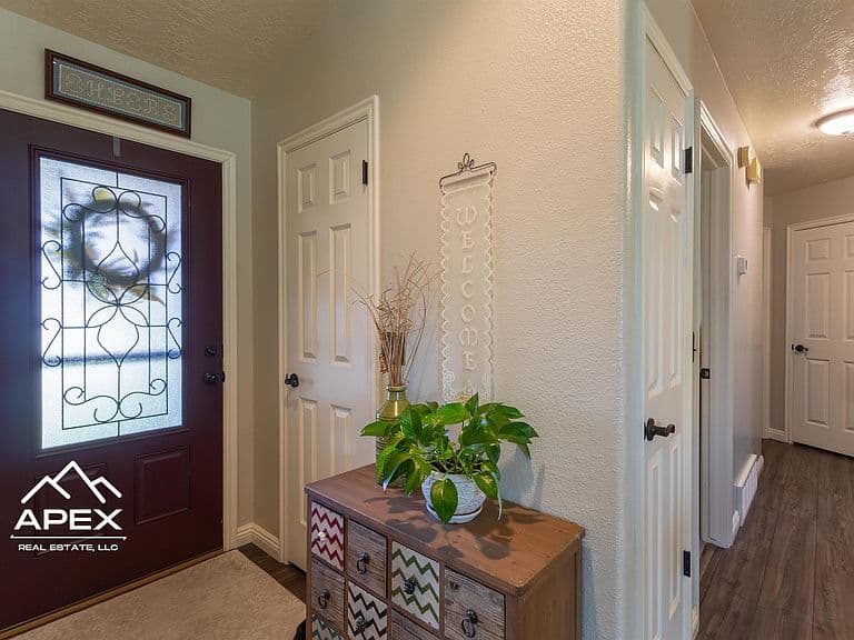 207 Bodine Dr photo 3