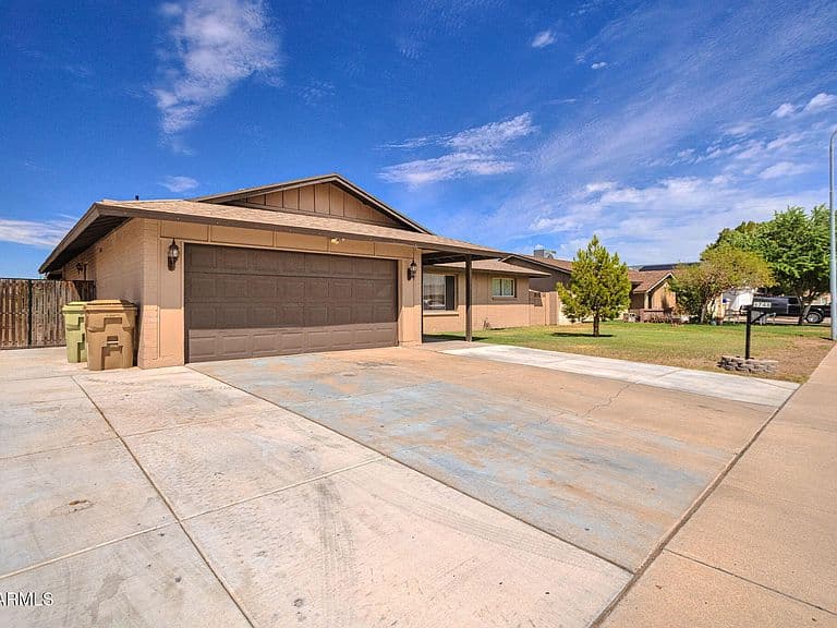 6748 W VERMONT Avenue photo 3