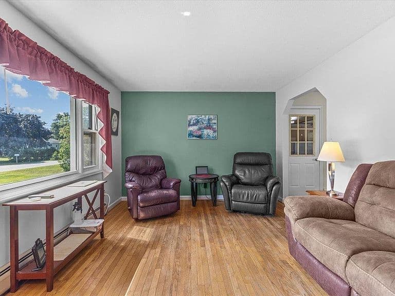 97 Pine Lane photo 4
