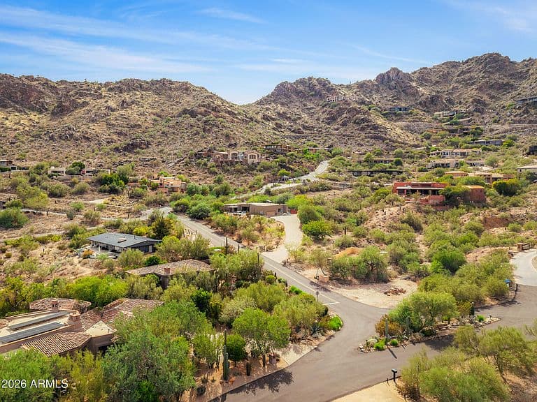 5849 E HUMMINGBIRD Lane photo 2