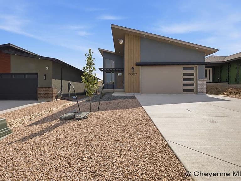 4020 Saddleback Ln photo 1