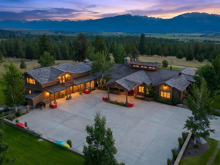 799 Lord Byron Trl photo 1