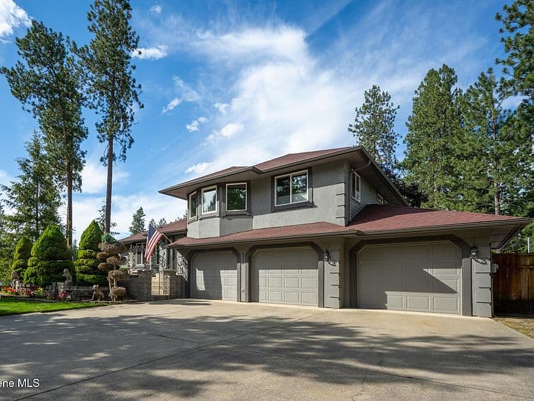 5231 E River Pl photo 1