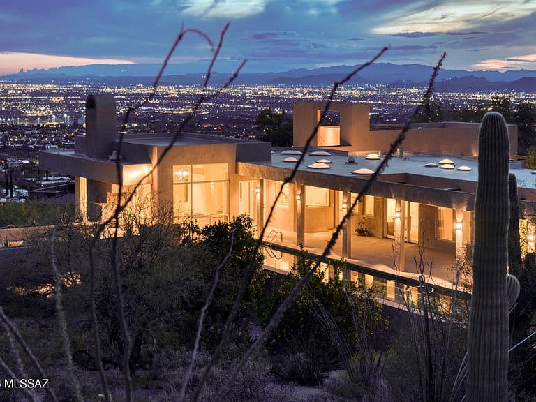 7001 N Ina Pl photo 2