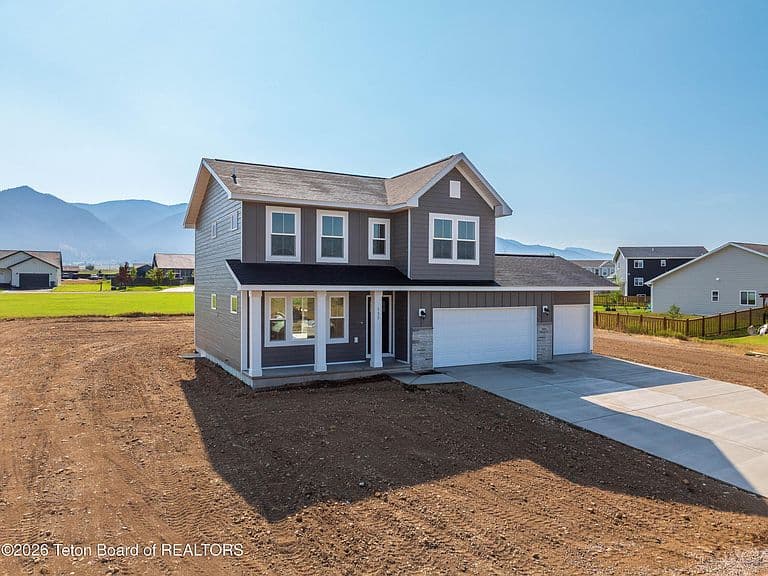 549 Little Greys Loop photo 1