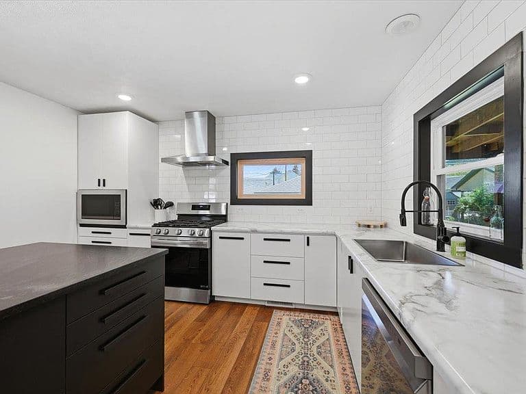 1414 Pine St photo 2