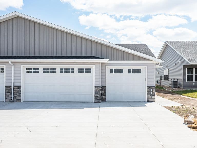 5703 Davies Dr photo 2