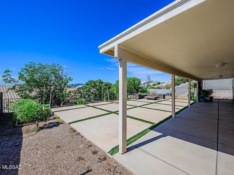 3671 W Arrowwood Pl photo 4