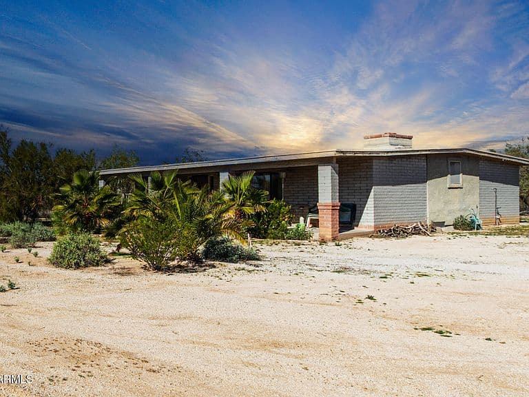 27119 E Orville St photo 3