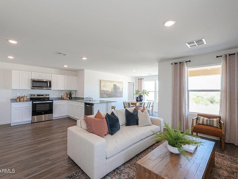 6499 S 244TH Lane photo 4