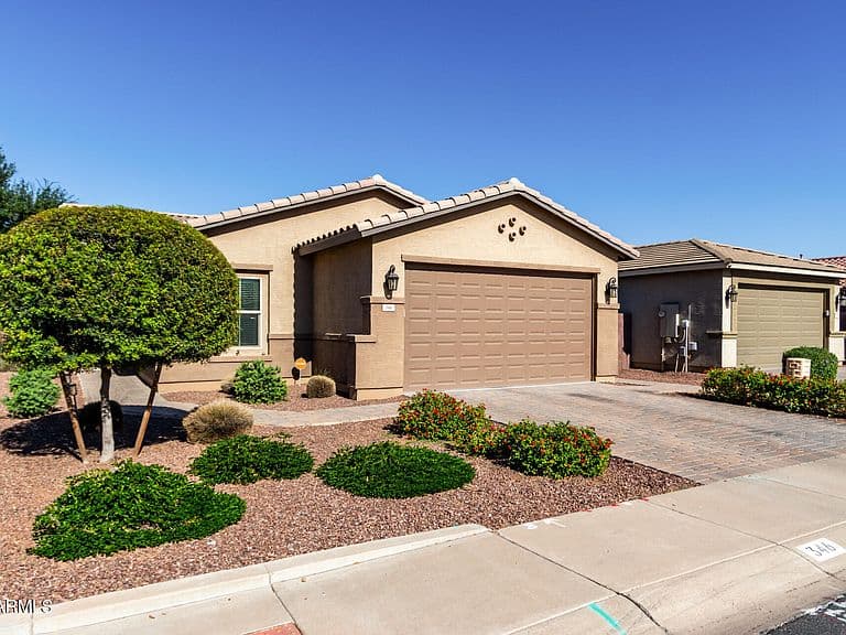 346 W Lyle Ave photo 3