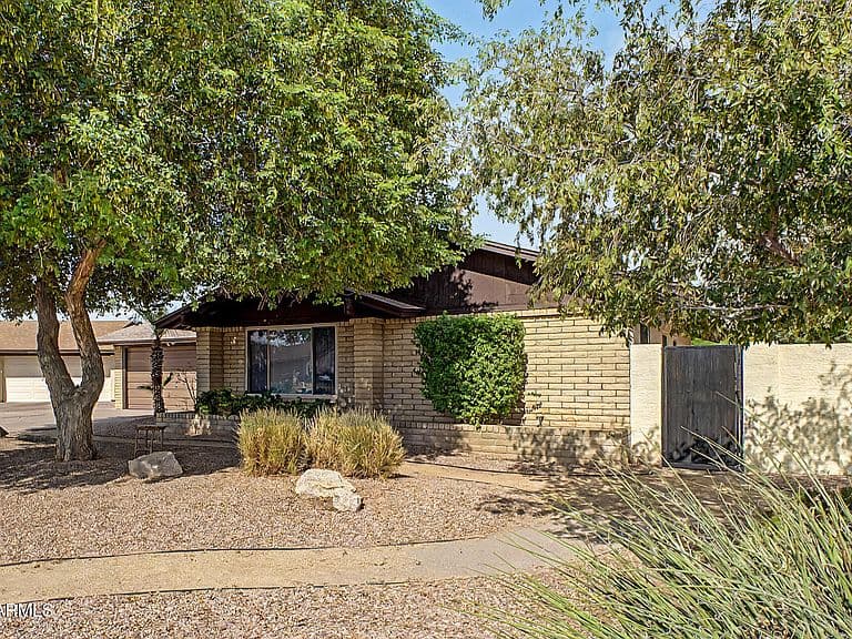 1530 W PAMPA Avenue photo 3