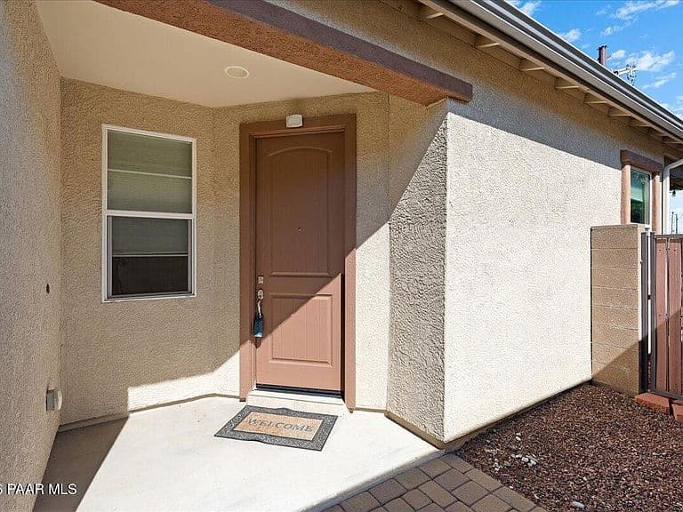 6217 Goldfinch Dr photo 4
