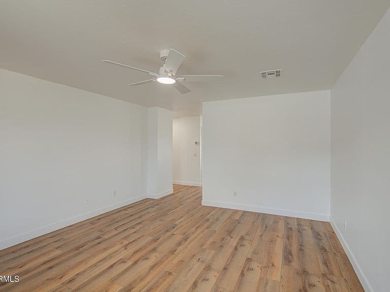 2922 E LE MARCHE Avenue photo 5
