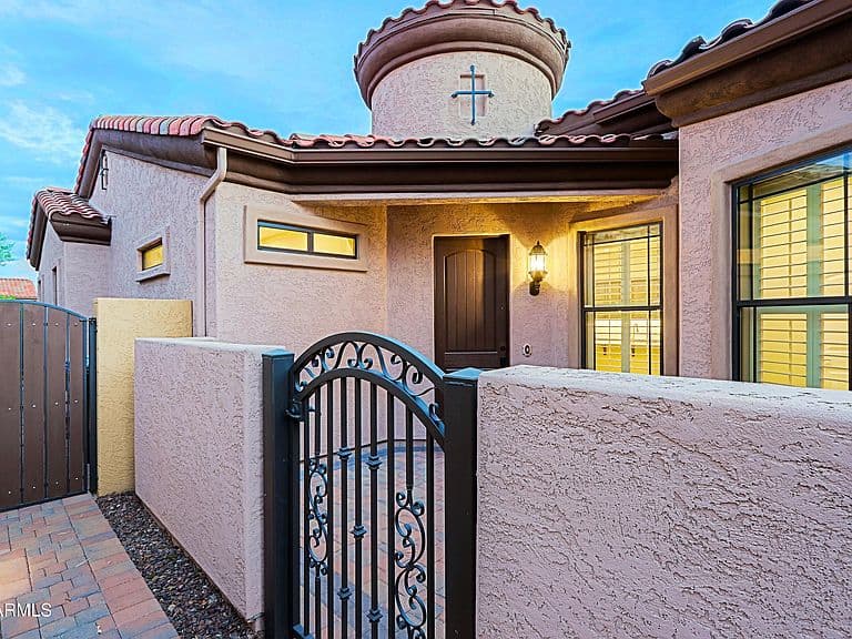 2121 N ATWOOD -- photo 5