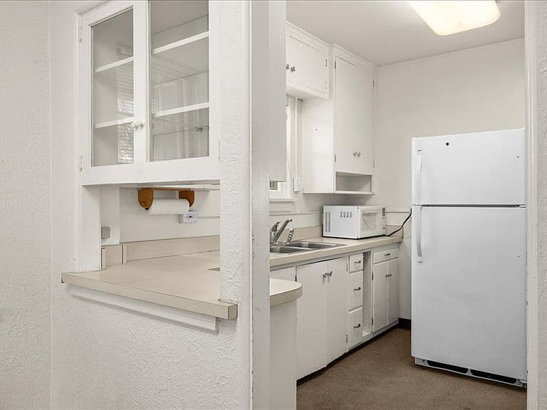 1045 Central Ave photo 5