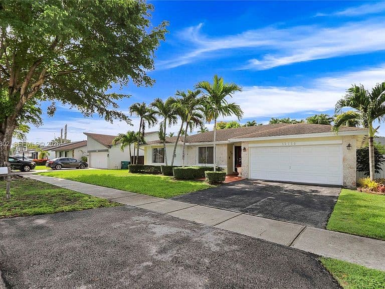 12730 SW 119th St photo 3