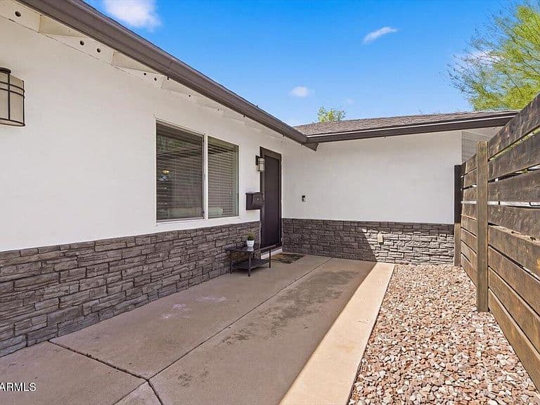 1209 W MEDLOCK Drive photo 5