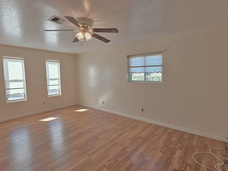 12699 S Montana Ave photo 4