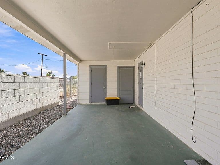11111 W HOLLYWOOD Avenue photo 5