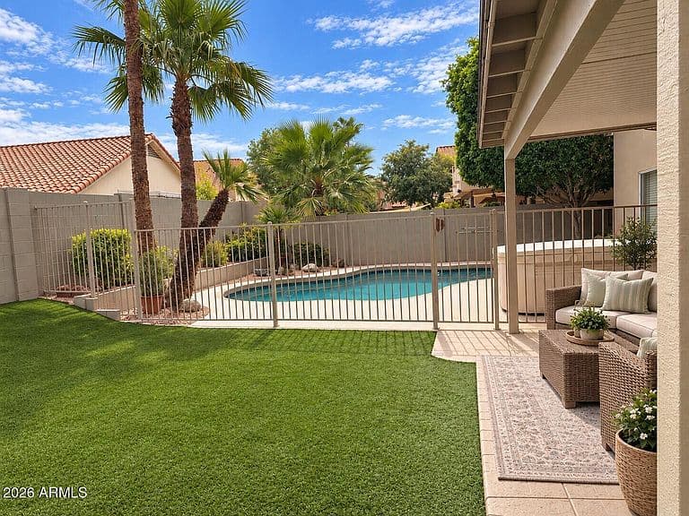 3366 E WINDSONG Drive photo 2