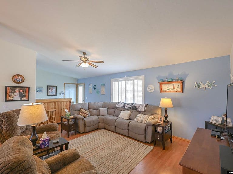 3228 Magnolia Dr photo 5
