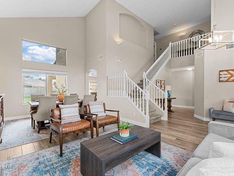 2305 E Cherry Hills Pl photo 2