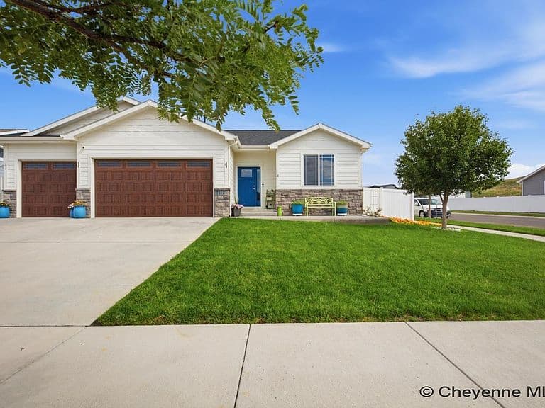 5332 Carmel Dr photo 2