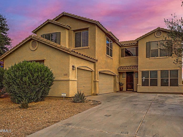 2215 E OMEGA Drive photo 2