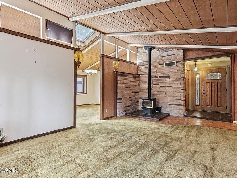 218 N Circle Dr photo 2