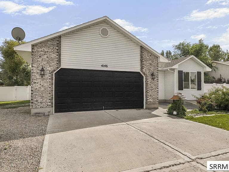4146 Forest Glen Dr photo 3