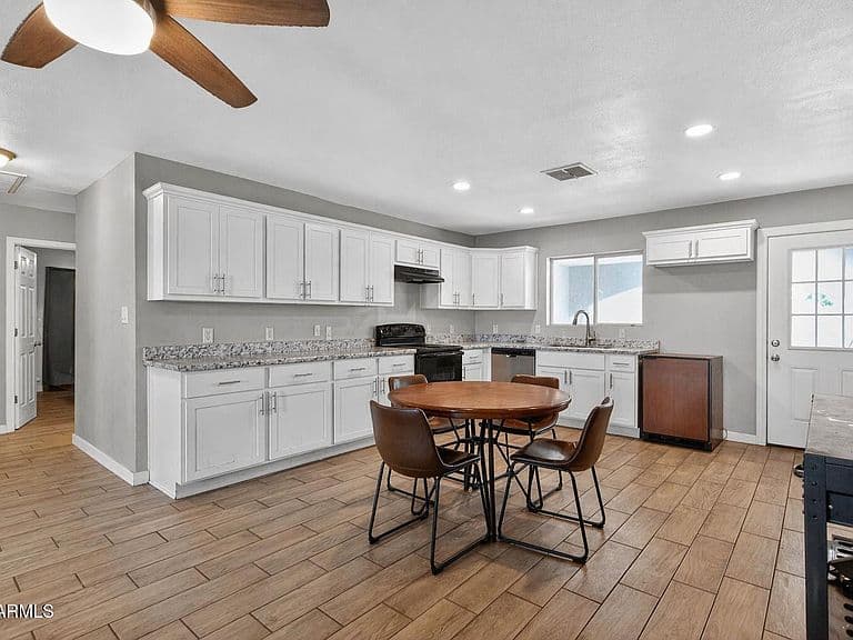 2433 W Tonto Street photo 5