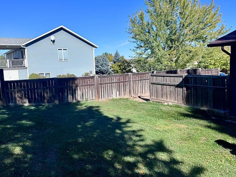 1039 Fir Ave photo 2