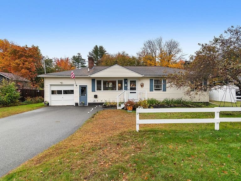 26 Sunset Drive photo 1