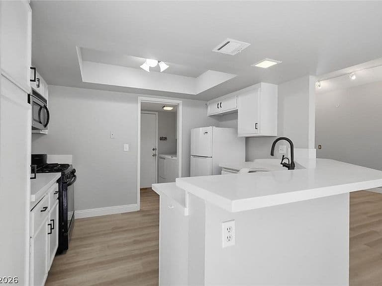 8912 Surf View Dr photo 2