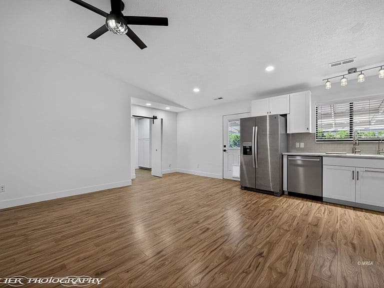 115 Navajo St photo 5
