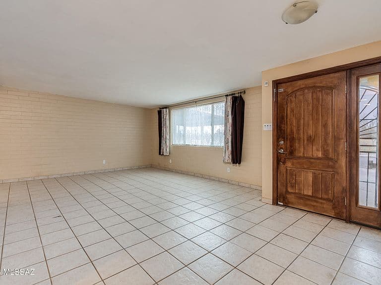 1468 W Meadow Hills Dr photo 5