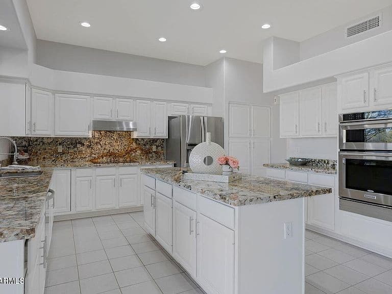 4703 E CHAPAROSA Way photo 5