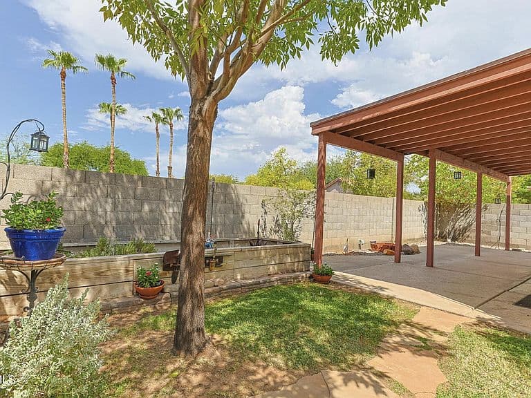 562 S DANYELL Drive photo 4