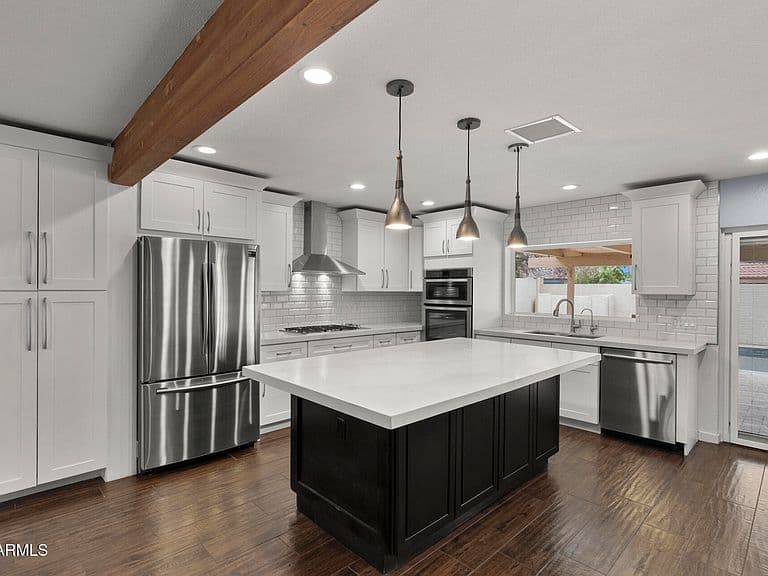 1331 E Northshore Dr photo 1