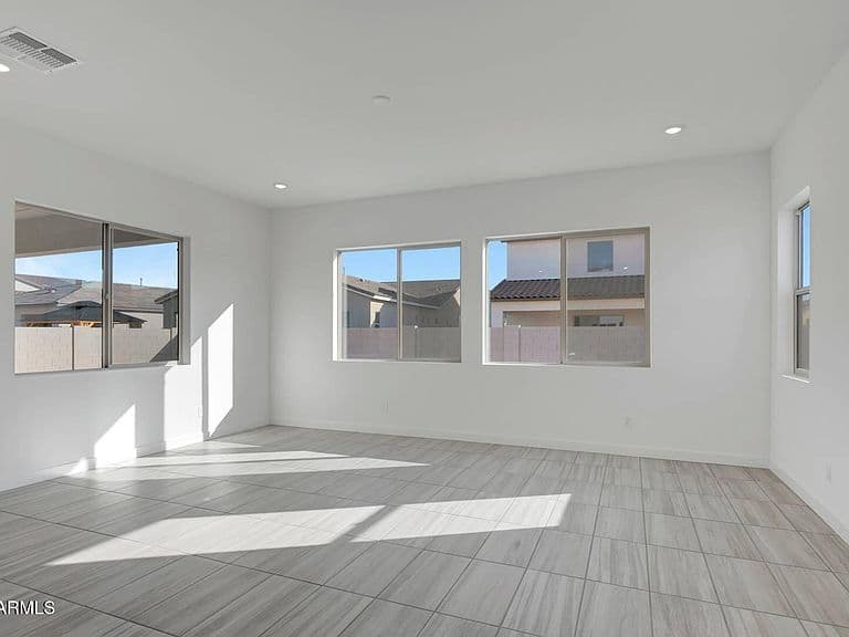 2337 E LECCINO Drive photo 4