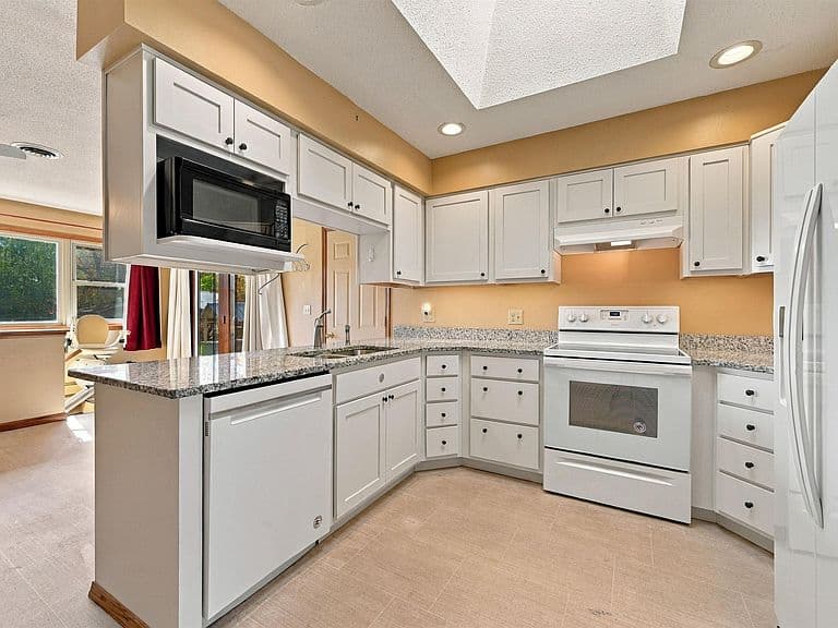 2733 Eden Ln photo 5