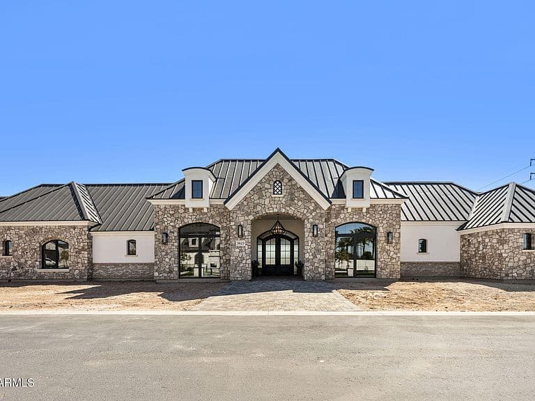 3623 E Mallory Circle photo 4