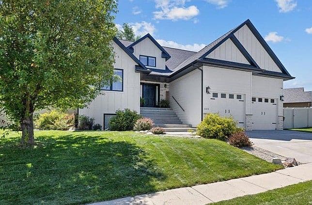 6610 Cove Creek Dr photo 1