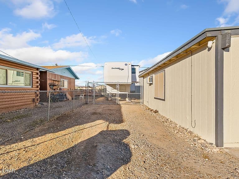 2012 Kingston Dr photo 3