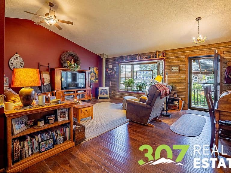 2229 Greever St photo 2