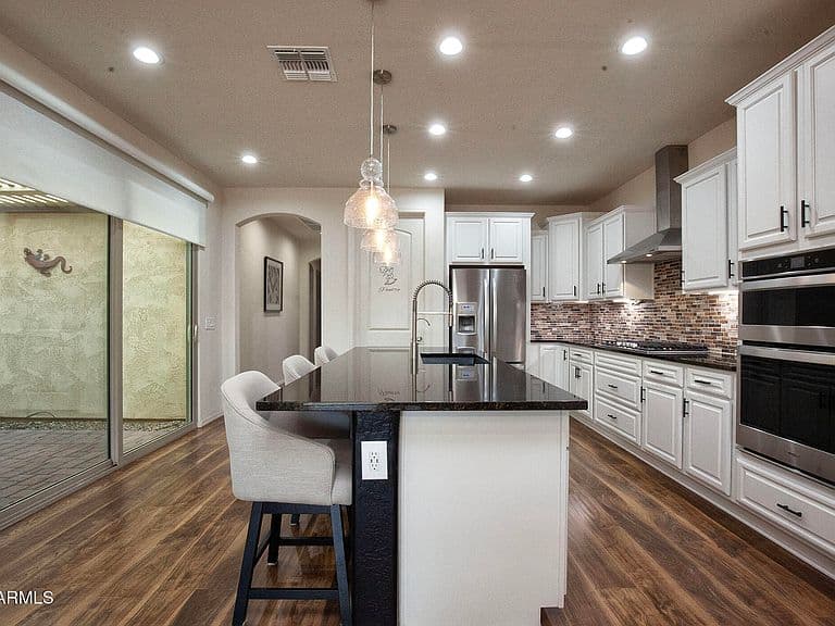 26779 W ADAM Avenue photo 4